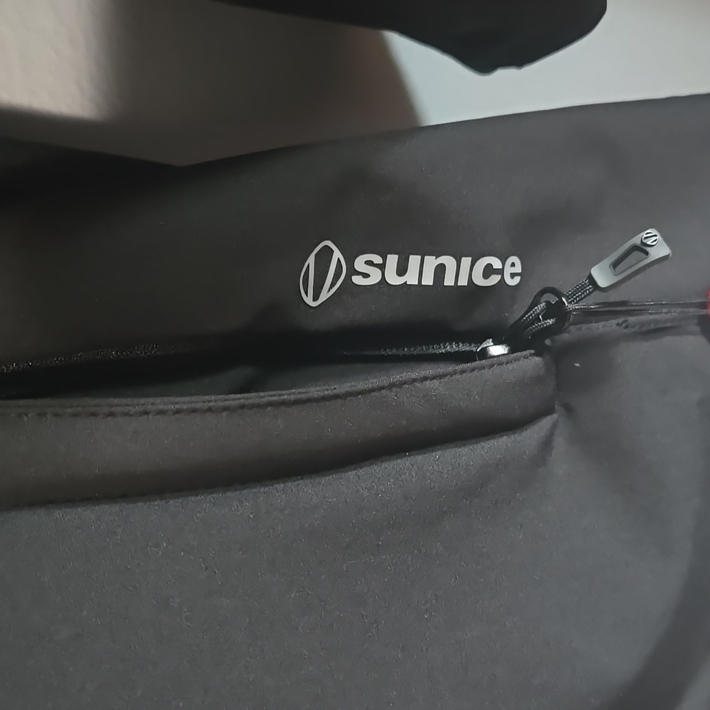 Sunice Black Softshell Jacket In Size Large - Picture 4 of 11